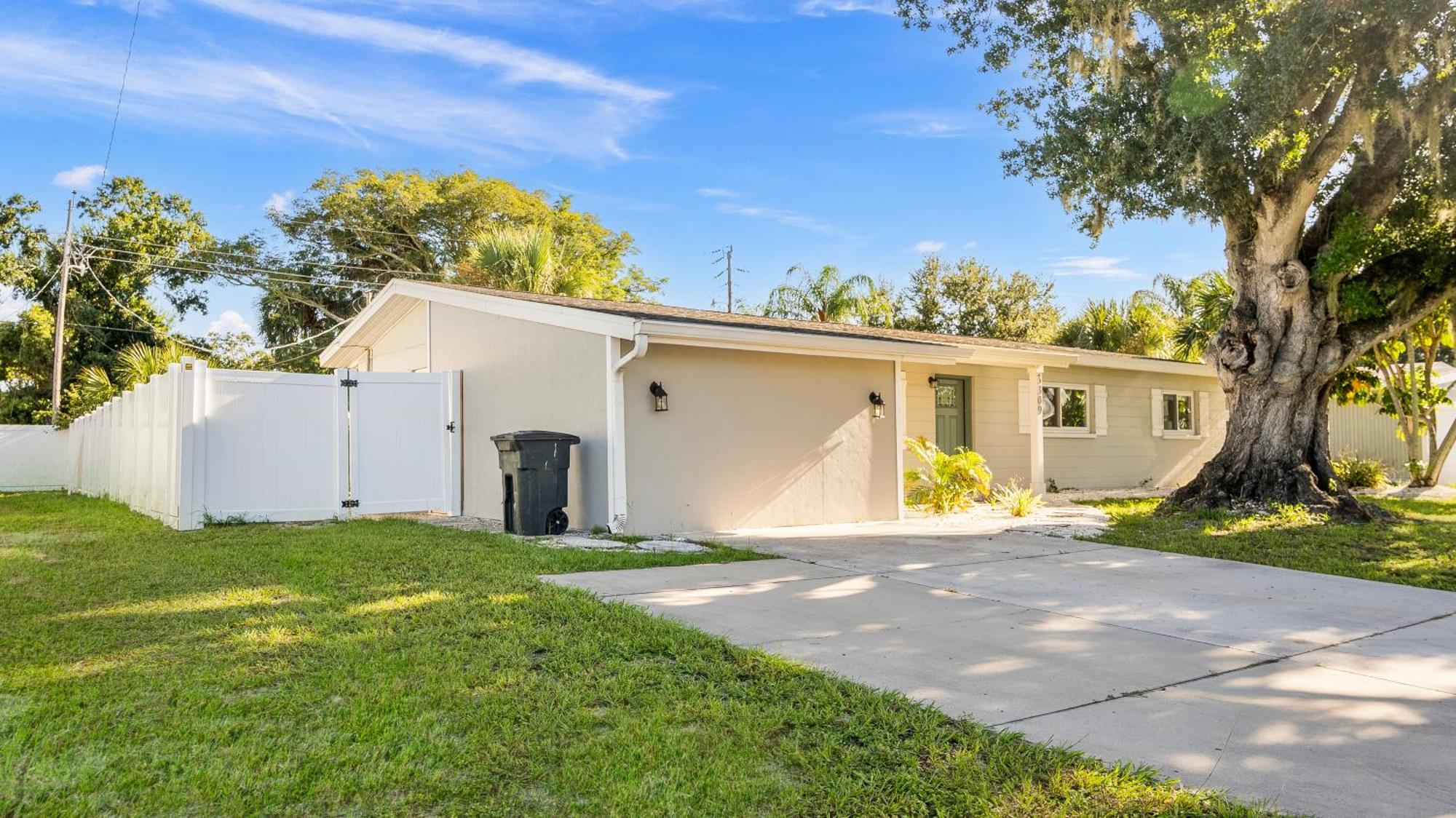 Modern Home,Near Siesta Beach,Downtown,Hospital サラソータ エクステリア 写真